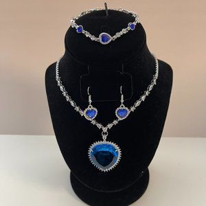 Titanic Heart of the Ocean Necklace Gift Set